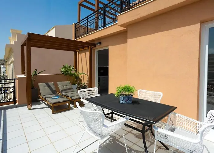 Wow, Design Apartment, Steps From Town Centre