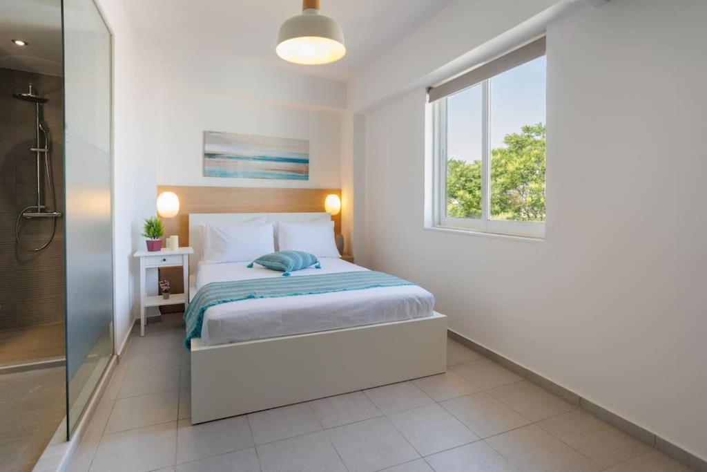 Wow, Design Apartment, Steps From Town Centre Heraklion (Crete)