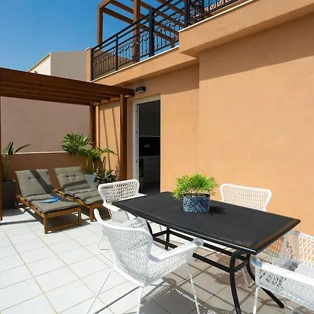 Wow, Design Apartment, Steps From Town Centre Heraklion  Exterior photo