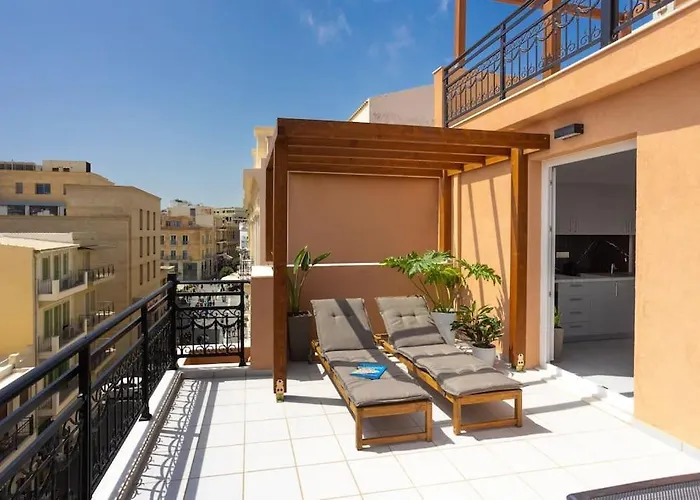 Wow, Design Apartment, Steps From Town Centre