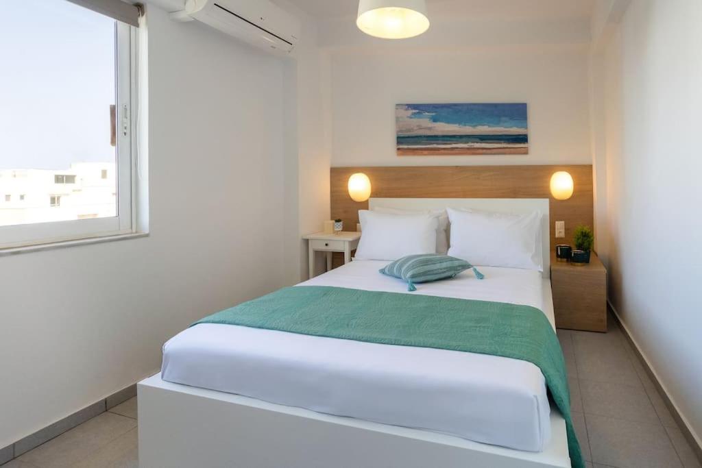 Wow, Design Apartment, Steps From Town Centre *