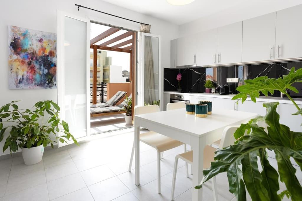 Apartment Wow, Design Apartment, Steps From Town Centre Heraklion (Crete)
